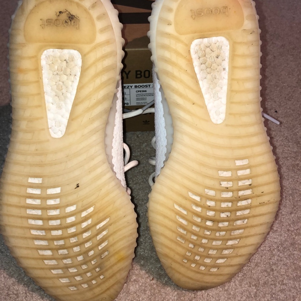 Yeezy 350 V2 ‘Cream White’ - Picture 5 of 6